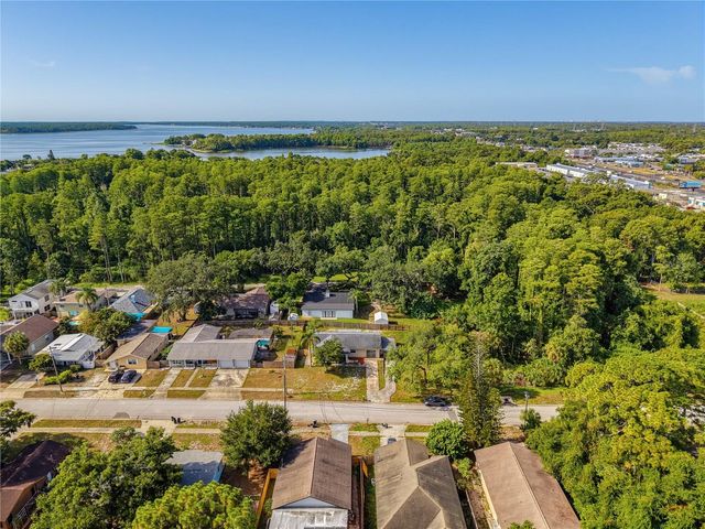 1116 E OAKWOOD STREET, Tarpon Springs, FL 34689