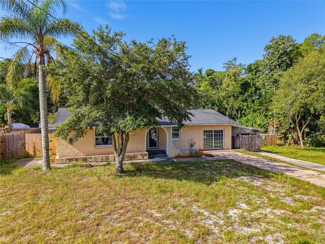 1116 E OAKWOOD STREET, Tarpon Springs, FL 34689