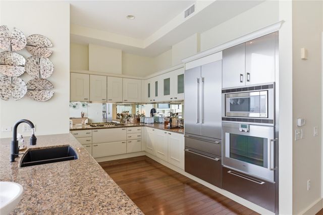 2727 Kirby Drive 16C, Houston, TX 77098