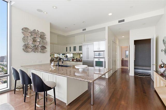 2727 Kirby Drive 16C, Houston, TX 77098