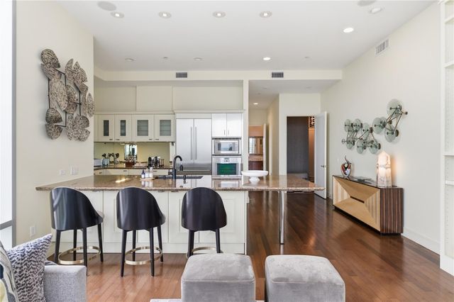 2727 Kirby Drive 16C, Houston, TX 77098