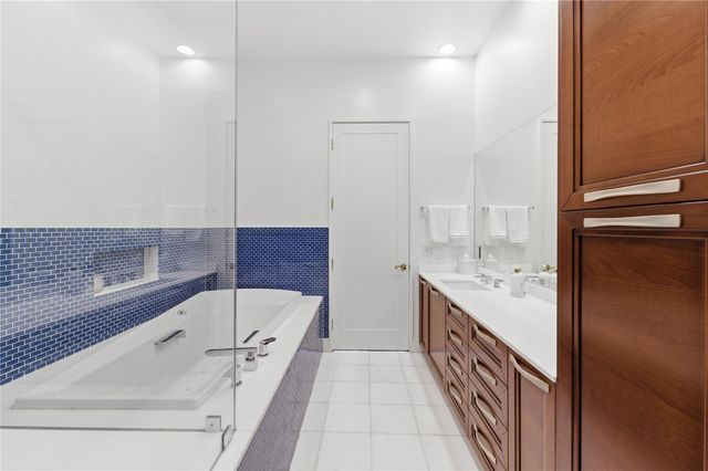 2727 Kirby Drive 16C, Houston, TX 77098