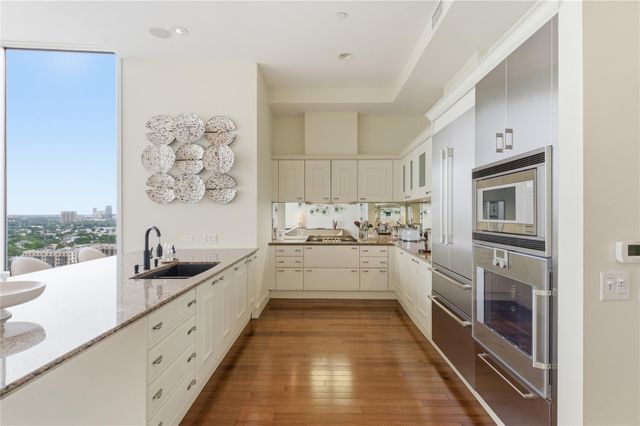 2727 Kirby Drive 16C, Houston, TX 77098