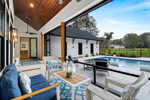 40 Foxchase Ln, Bluffton, SC 29910