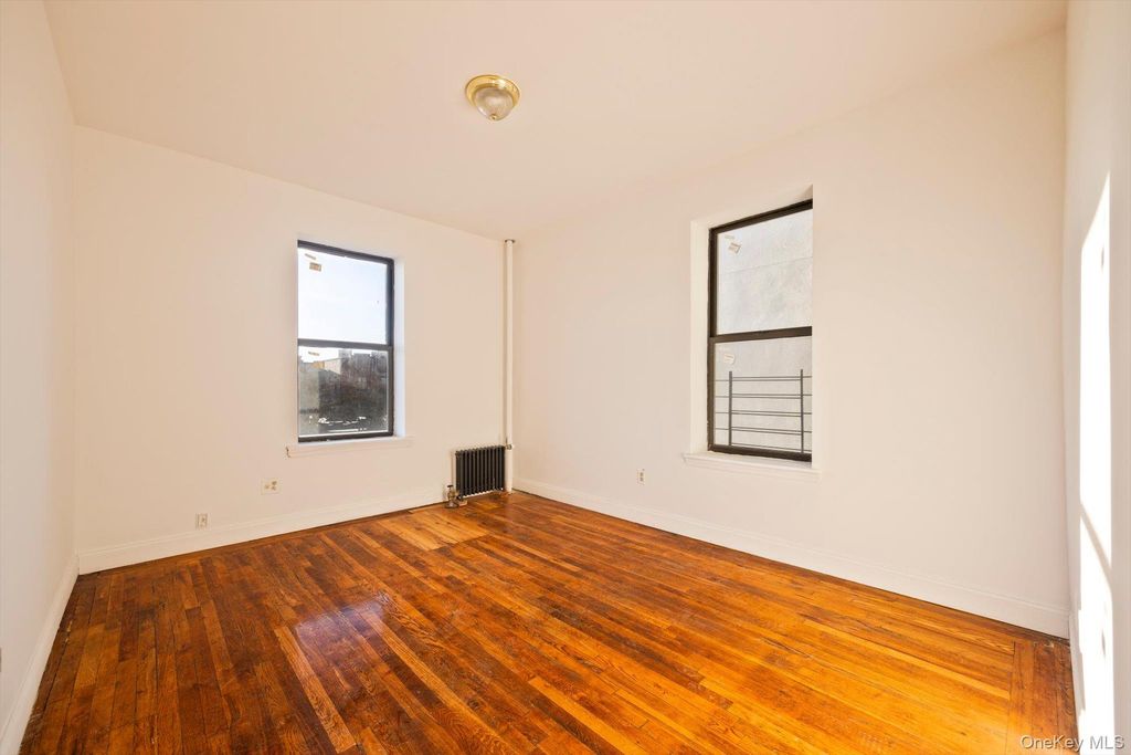 645 Barretto Street 3J, Bronx, NY 10474 — photo 2