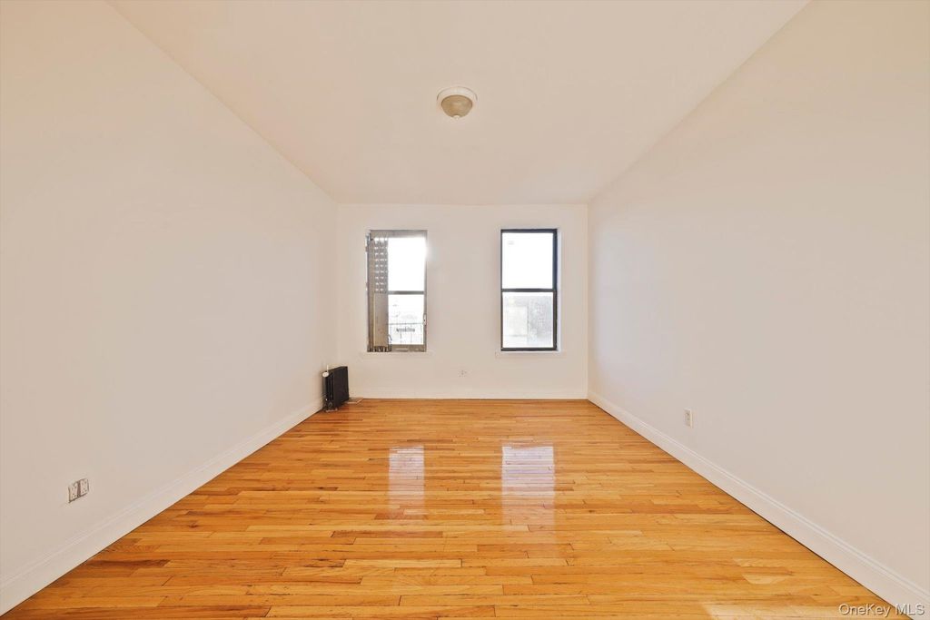 645 Barretto Street 3J, Bronx, NY 10474 — photo 3
