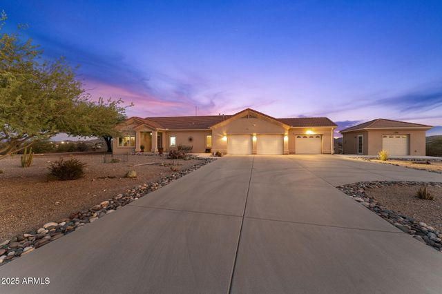 2965 W Saddle Ridge Way, Wickenburg, AZ 85390