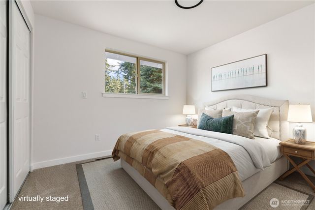 1981 Country Lane, Oak Harbor, WA 98277