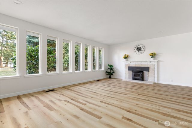 1981 Country Lane, Oak Harbor, WA 98277