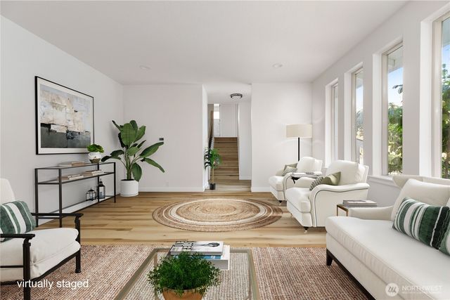 1981 Country Lane, Oak Harbor, WA 98277