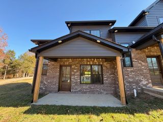 100 Nichali Dr, Charlotte, TN 37036