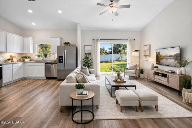 2138 E Hyde Drive, Deltona, FL 32738