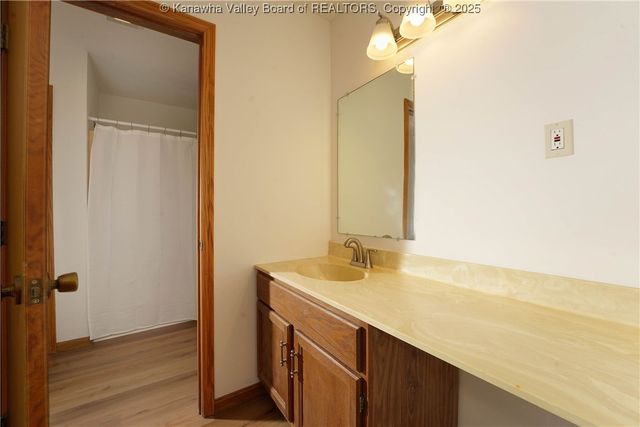 49 B Thistlewood Drive, Hurricane, WV 25526