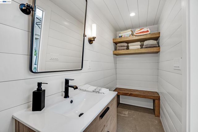 2170 Santa Croce Dr, Livermore, CA 94550