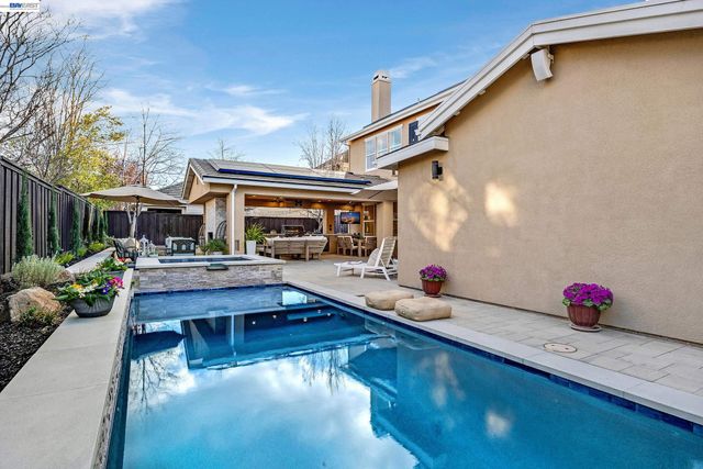 2170 Santa Croce Dr, Livermore, CA 94550