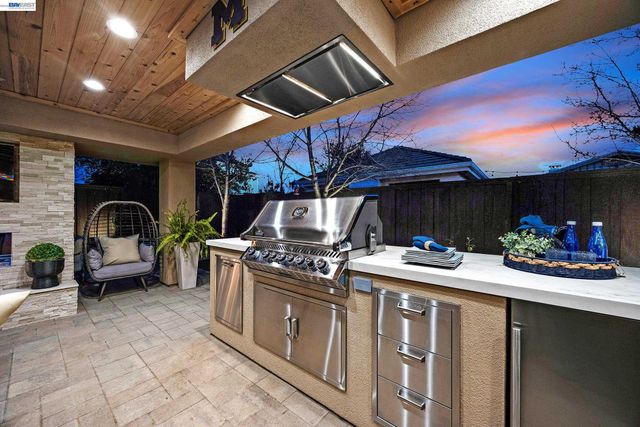 2170 Santa Croce Dr, Livermore, CA 94550