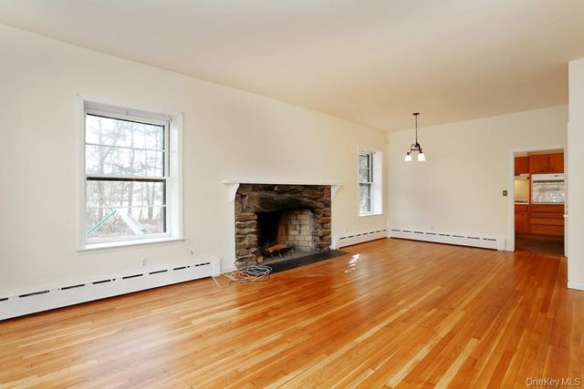 7 Saxon Woods Road, White Plains, NY 10605