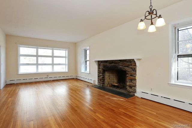 7 Saxon Woods Road, White Plains, NY 10605