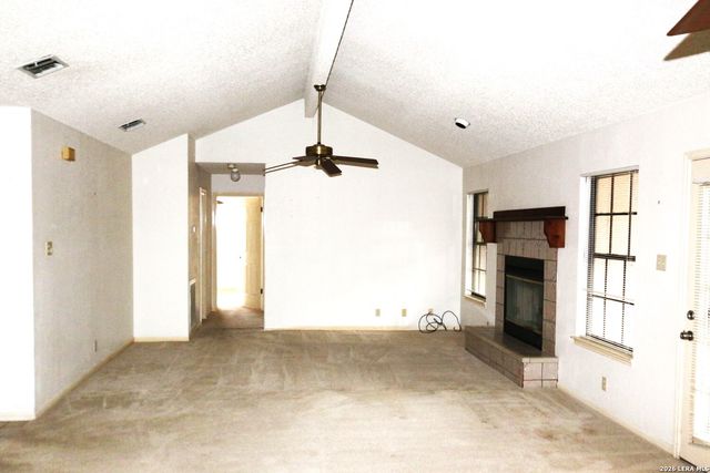 802 Athens, Castroville, TX 78009