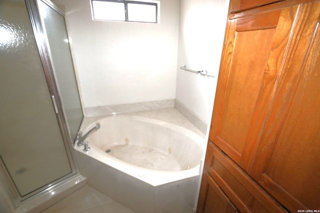 802 Athens, Castroville, TX 78009