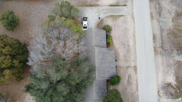 802 Athens, Castroville, TX 78009