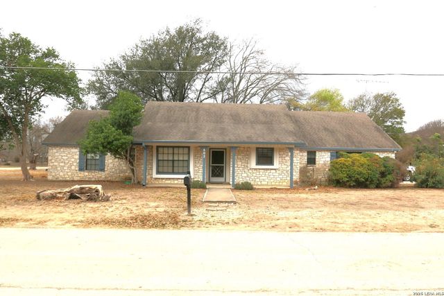 802 Athens, Castroville, TX 78009