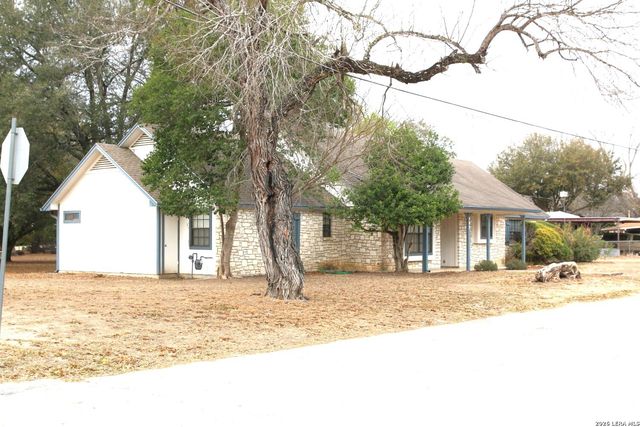 802 Athens, Castroville, TX 78009