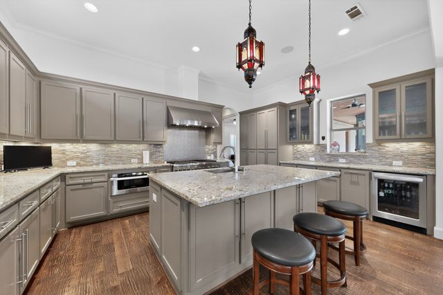 5304 Parkland Avenue, Dallas, TX 75235
