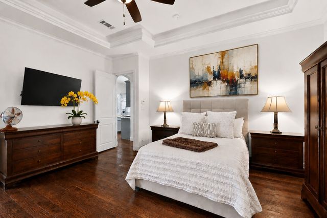 5304 Parkland Avenue, Dallas, TX 75235