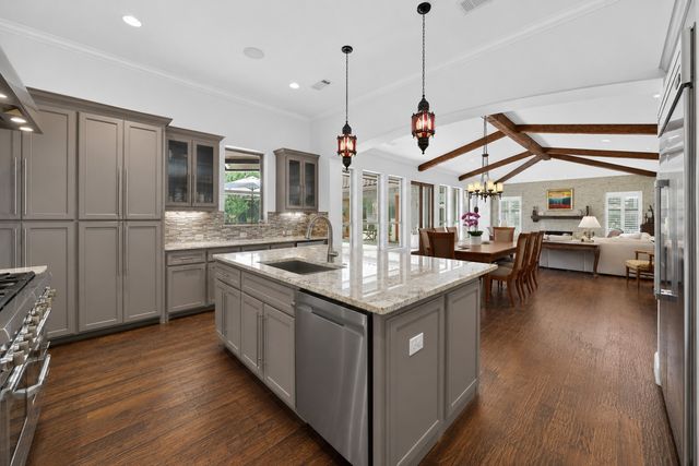5304 Parkland Avenue, Dallas, TX 75235
