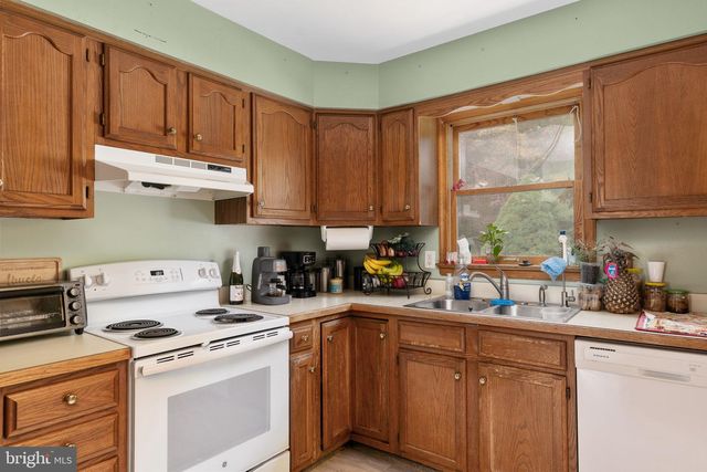 10722 LOVETT DR, Fredericksburg, VA 22407