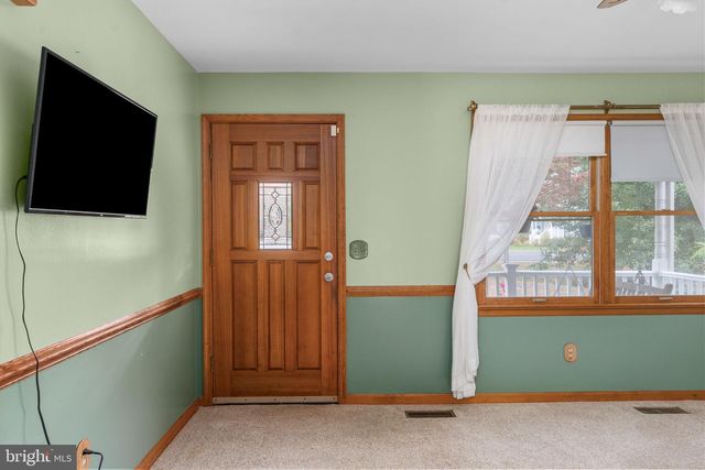 10722 LOVETT DR, Fredericksburg, VA 22407