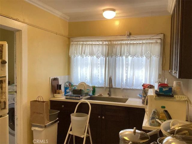 1059 Thornton, Los Angeles, CA 90063