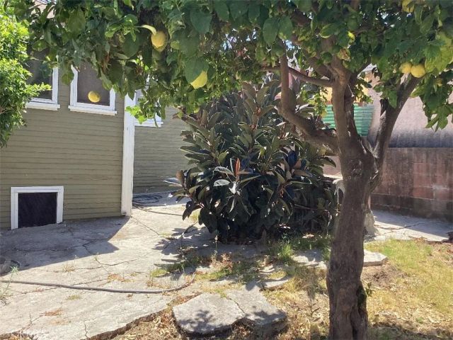 1059 Thornton, Los Angeles, CA 90063