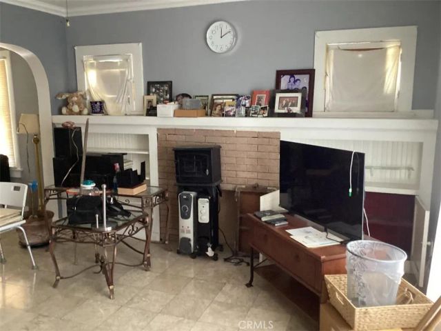 1059 Thornton, Los Angeles, CA 90063