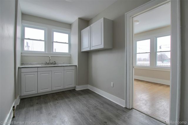 4899 Hillsboro Street, Detroit, MI 48204