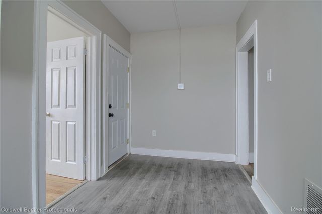 4899 Hillsboro Street, Detroit, MI 48204