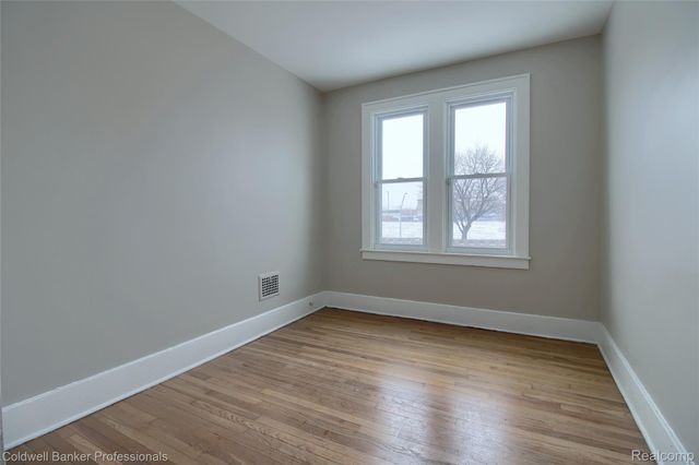 4899 Hillsboro Street, Detroit, MI 48204