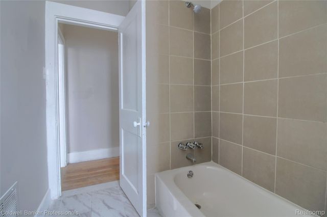 4899 Hillsboro Street, Detroit, MI 48204