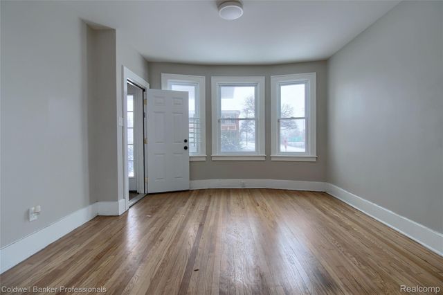 4899 Hillsboro Street, Detroit, MI 48204