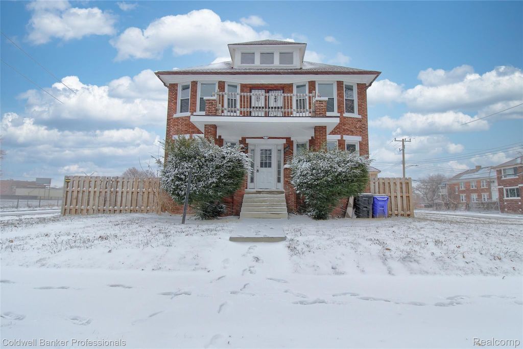 4899 Hillsboro Street, Detroit, MI 48204