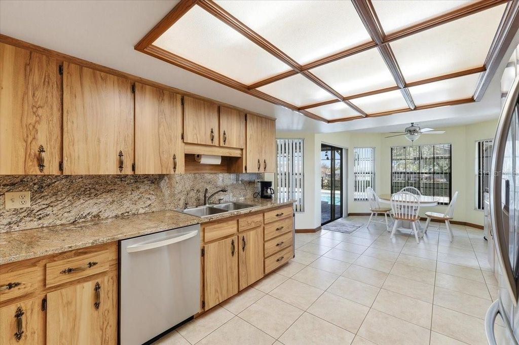 Image 12 of property listing at 8512 PLANTATION RIDGE BOULEVARD, Lakeland, FL 33809