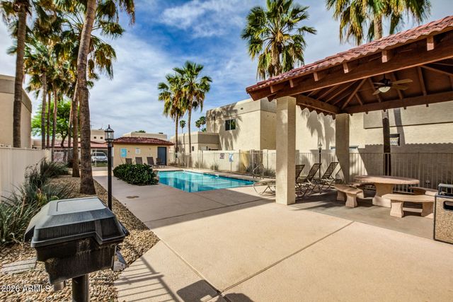 3233 N 37TH Street 18, Phoenix, AZ 85018