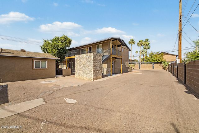 3233 N 37TH Street 18, Phoenix, AZ 85018