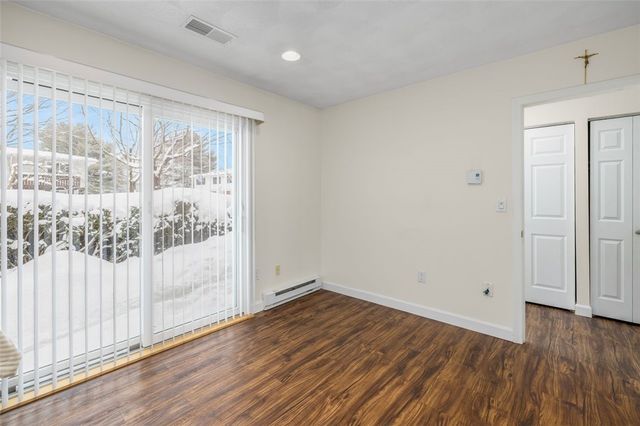 122 Edaville Court, Warwick, RI 02886