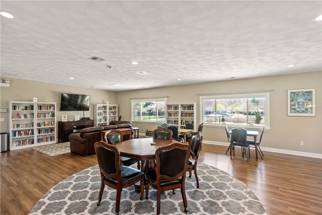 122 Edaville Court, Warwick, RI 02886