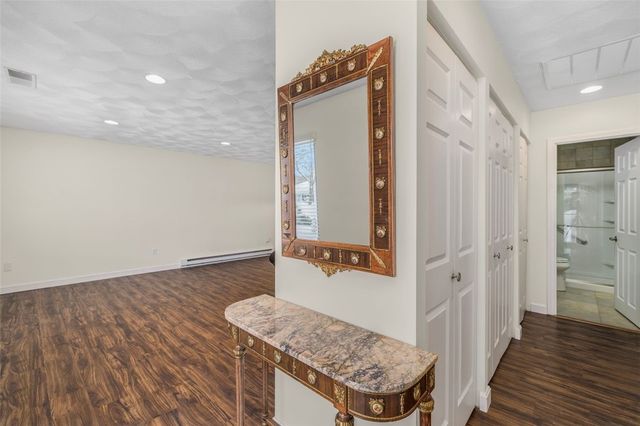 122 Edaville Court, Warwick, RI 02886