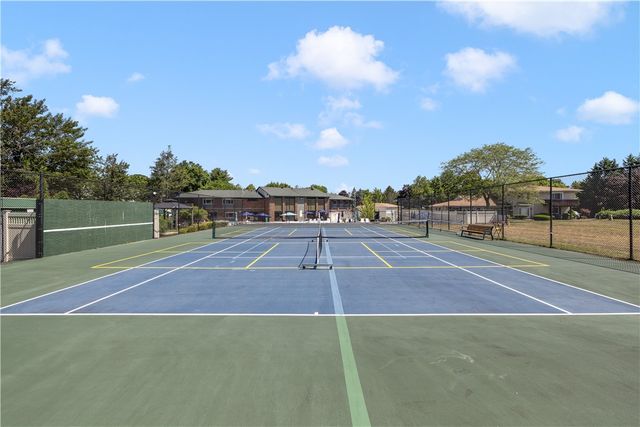 122 Edaville Court, Warwick, RI 02886