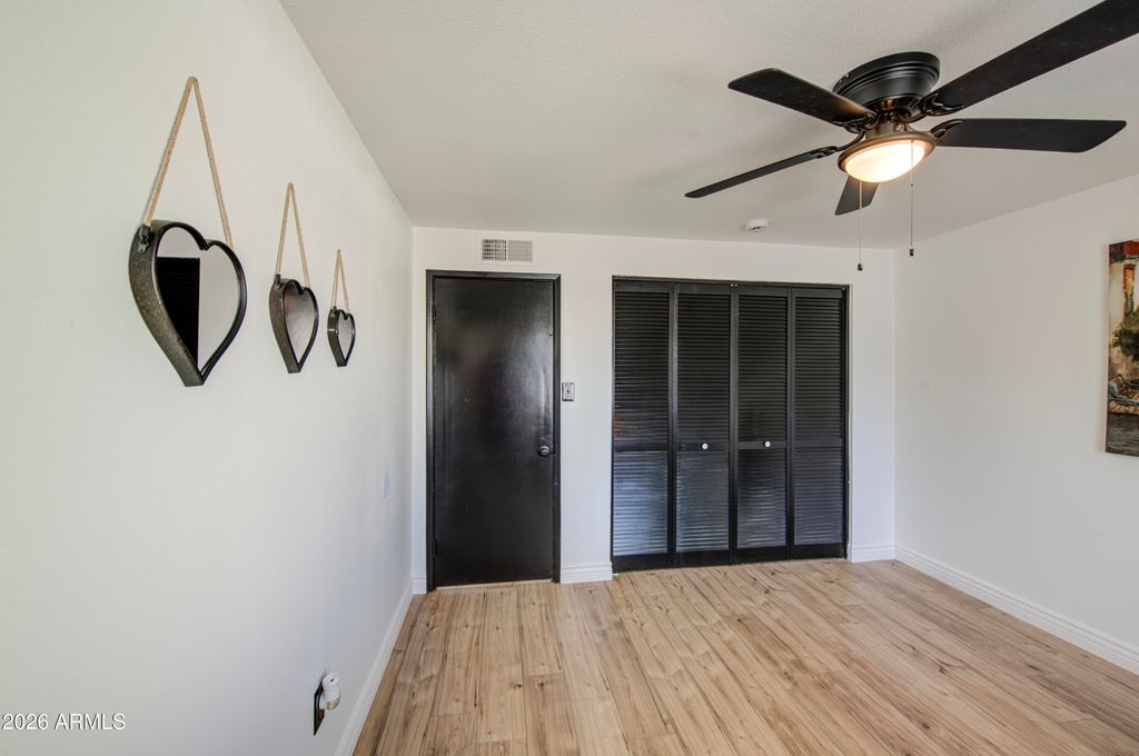 Image 20 of property listing at 6213 W ALMERIA Road, Phoenix, AZ 85035