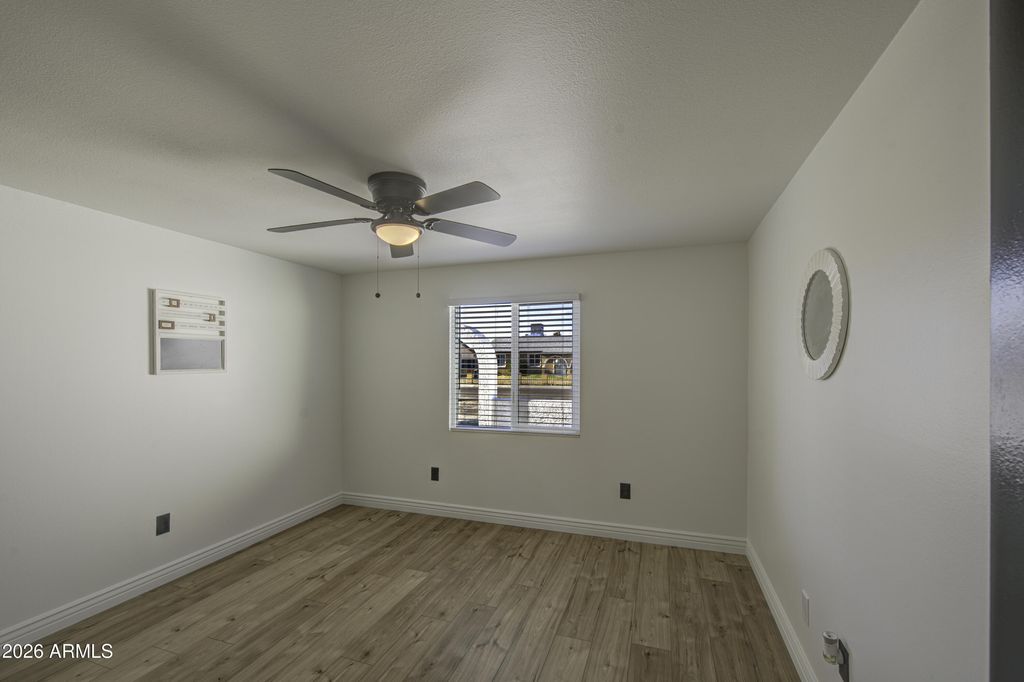 Image 24 of property listing at 6213 W ALMERIA Road, Phoenix, AZ 85035
